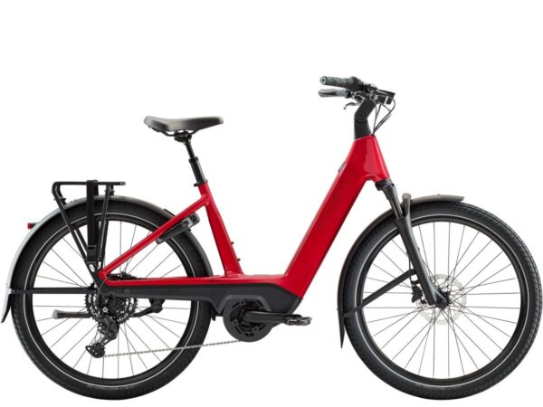 TREK Charter+ 4 R9 800 Wh Lowstep DAMES FURY RED M 50cm M 2026